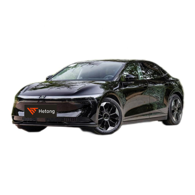 Zeekr 007 4WD à grande vitesse 4 portes 5 places voiture avec une autonomie de 870 km et 400 kW de puissance maximale