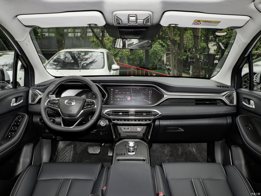 Gac Gs4 2023 Fwd 1.5t 177hp L4 5 sièges Version de la voiture à essence Trumpchi Gs4