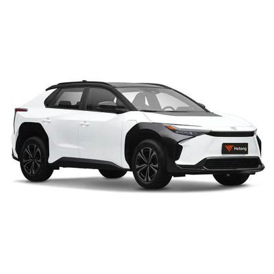 Toyota Bz4X SUV électrique personnelle à grande capacité et en rouge/bleu