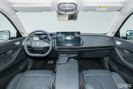 Les voitures électriques 4x4 gauche Auto Changan bleu Sl03 Grand espace pour adultes Puissance maximale 190kW