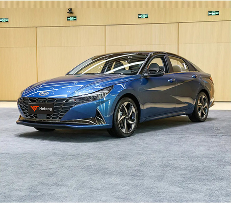 Hyundai Elantra 5 places Luxe Benzine pour une vitesse élevée et des performances puissantes