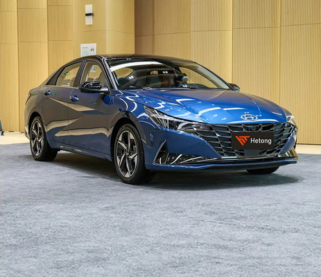 Hyundai Elantra 5 places Luxe Benzine pour une vitesse élevée et des performances puissantes