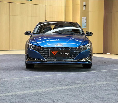 Hyundai Elantra 5 places Luxe Benzine pour une vitesse élevée et des performances puissantes