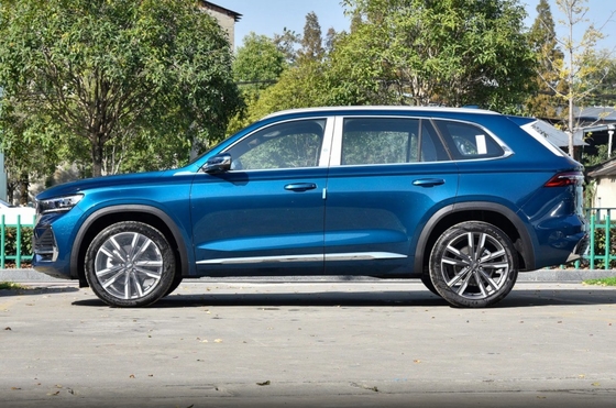Manjaro Geely Xingyue L 2.0TD Power Automatic SUV à deux roues motrices avec 5 sièges et 2 airbags