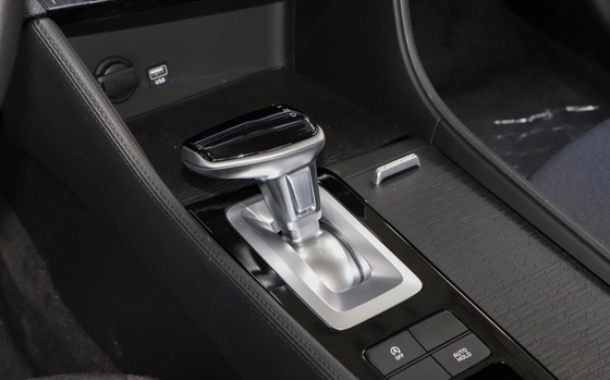 Hyundai Mingtu 2021 Sedan 1.5L/1.8L FWD Volant normal Voiture d'occasion de taille moyenne