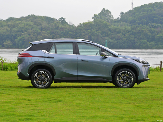Une voiture électrique à grande vitesse de 2023 Aion V Plus 70 80 V90 avec une vitesse maximale de 160 Km/h