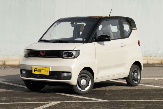 Wuling Hongguang Mini Ev avec macaron Véhicule à deux compartiments avec un intérieur spacieux