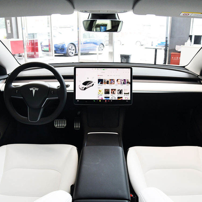 Sédaine personnalisée 4 portes 5 places Tesla Model 3 EV assez rapide avec 5 sièges