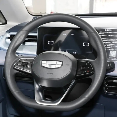 Géométrie E 2022 401KM Linglong Tiger 4 sièges Petit SUV électrique avec adulte blanc