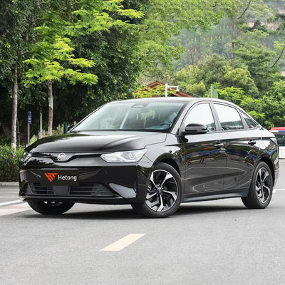 2022 WM Motor E.5 Smart Four Door Five Seats Véhicule électrique avec une longue durée de vie de la batterie