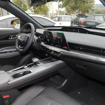 - Fabriqué Changan ouushang Z6 5 portes 5 places SUV Arête de roue 1500-2000mm Euro VI voiture à essence