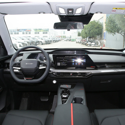 - Fabriqué Changan ouushang Z6 5 portes 5 places SUV Arête de roue 1500-2000mm Euro VI voiture à essence