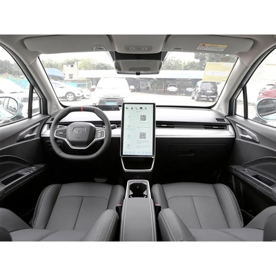 2022 Neta V 300 Lite Véhicule électrique à quatre roues avec 5 sièges et puissance maximale de 120 kW